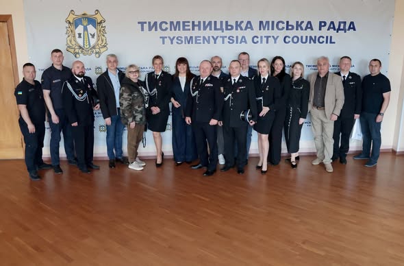 Фото до матеріалу: Польська делегація відвідала Тисменицьку громаду: передали обладнання пожежникам