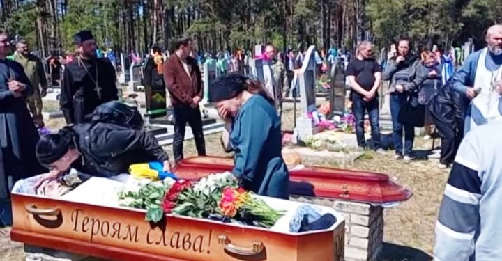 Фото до матеріалу: У Прилісненській громаді попрощалися із загиблим Захисником Миколою Кобрином