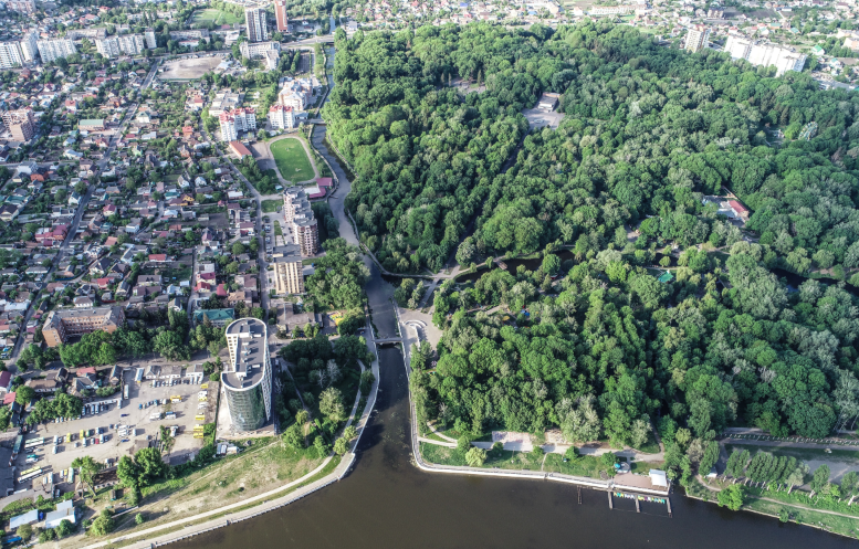 Фото до матеріалу: Як хмельничани вручну створили головний парк міста: від Комсомольського до парку Чекмана