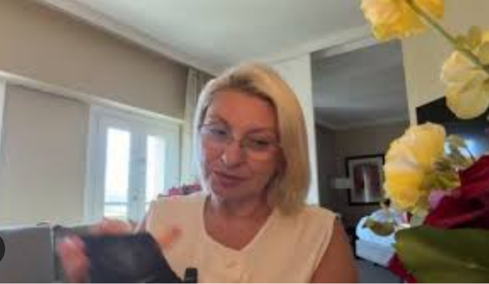Фото до матеріалу: Таро-прогноз Анжели Перл на травень: що чекає Козерогів, Водоліїв та Риб