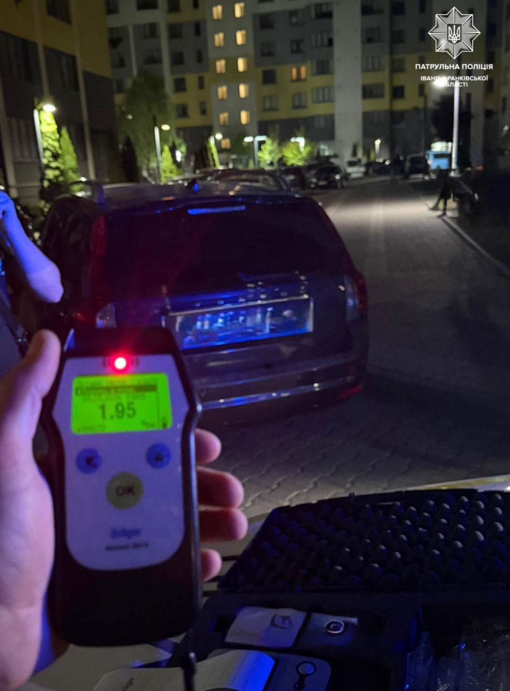 Фото до матеріалу: П'яний водій на Volvo намагався втекти від поліції у Франківську