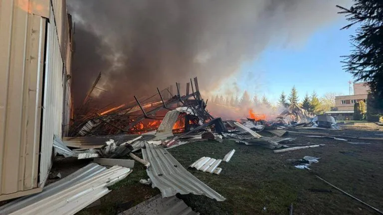 Фото до матеріалу: Російські дрони завдали удару по Корюківці: без світла 4,5 тисячі абонентів, є поранені