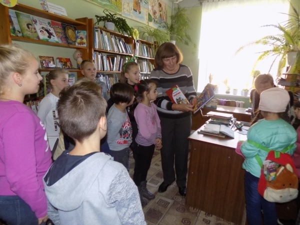 Фото до матеріалу: Буська дитяча бібліотека відзначила День відкритих дверей та святкувала професійне свято бібліотечних працівників