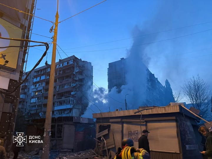 Фото до матеріалу: Масована атака РФ на Київ: пошкоджено шість районів, є постраждалі