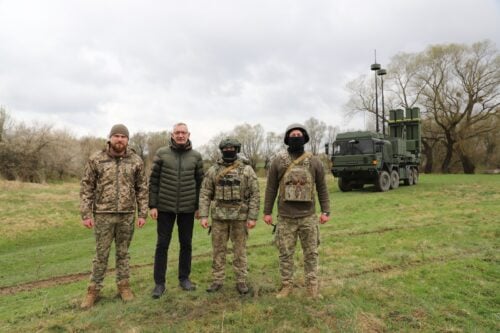 Фото до матеріалу: Шепетівські зенітники знищили сотні ворожих цілей: історія героїв неба