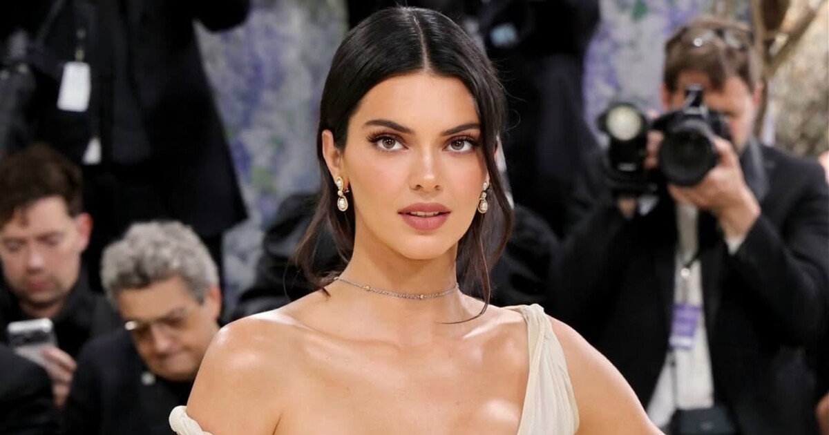 Фото до матеріалу: Тренд Met Gala 2026: чому зірки обрали прозорий манікюр