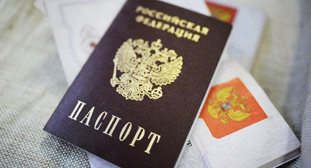 Фото до матеріалу: Колишнього посла Італії в Узбекистані затримали за продаж віз росіянам