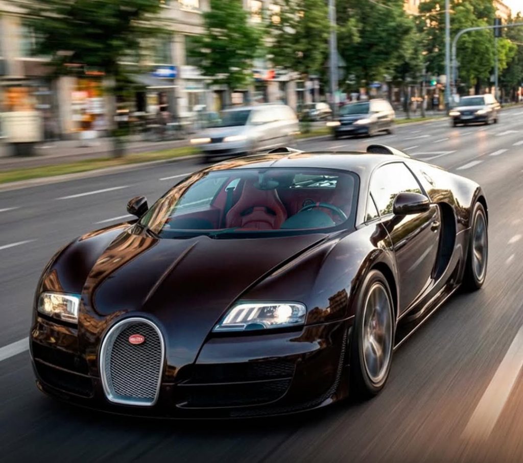 Фото до матеріалу: Автопарк Кріштіану Роналду: найдорожчі Ferrari та Bugatti зірки світового футболу