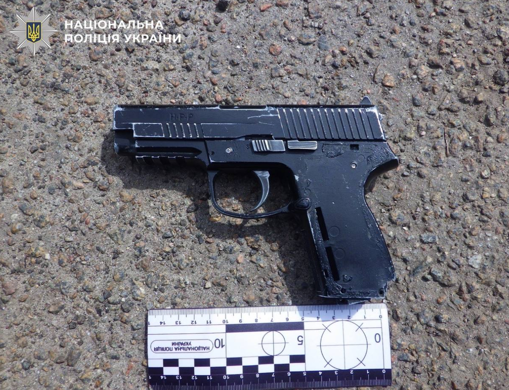 Фото до матеріалу: Розваги зі збоєю і погрози: в Києві сталось вуличне хуліганство