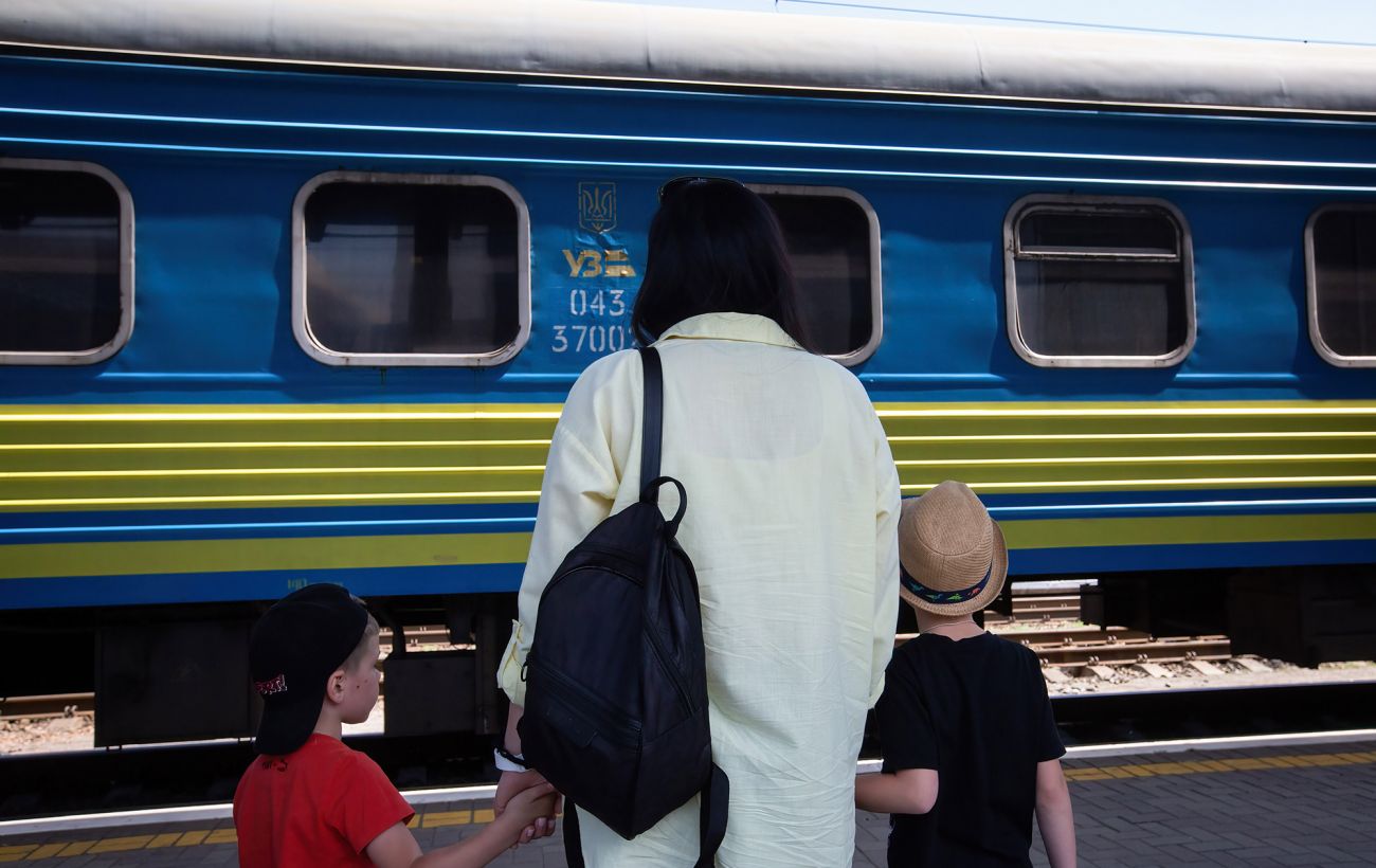 Фото до матеріалу: Росія атакувала поїзд у Миколаївській області: два рейси затримуються