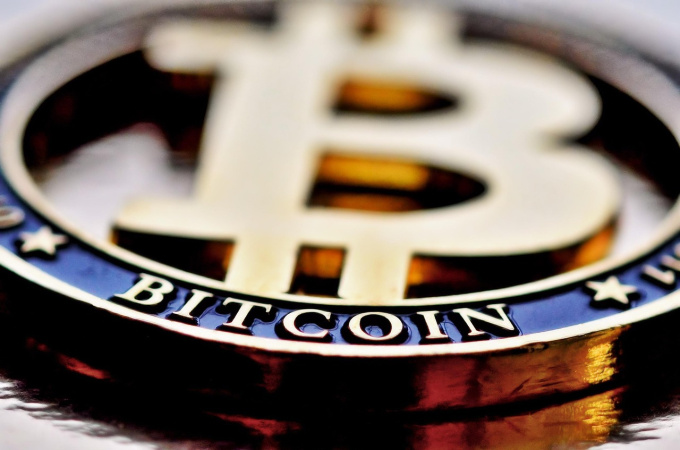 Фото до матеріалу: Криптовалютний ринок у фокусі: Zcash зріс на 150%, а Bitcoin Core потребує термінового оновлення