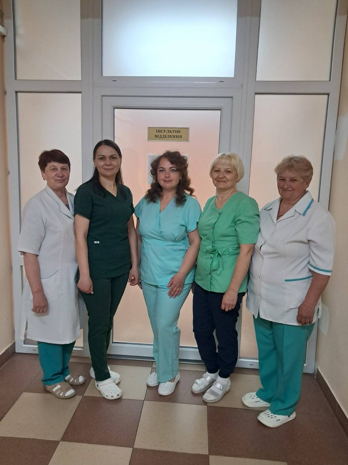 Фото до матеріалу: Медсестер Любомльського ТМО привітали з професійним святом