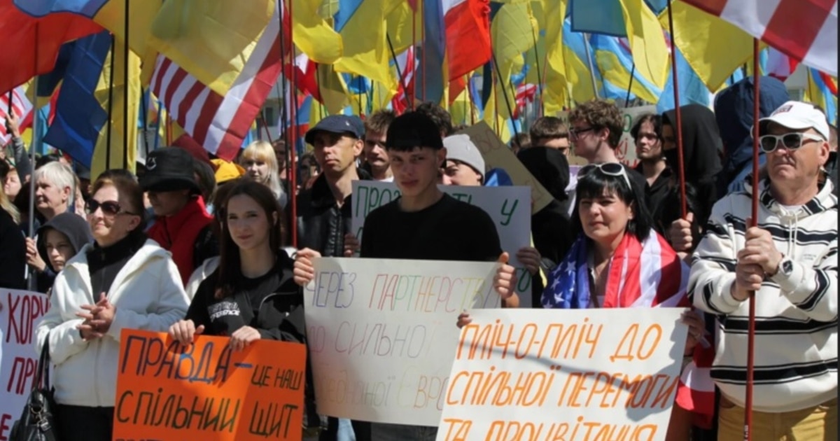 Фото до матеріалу: Українці в Польщі вийшли на акцію проти корупції: чи це реальний протест чи інформаційна операція?