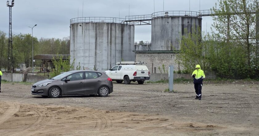 Фото до матеріалу: Інцидент із дронами у Латвії: пошкоджено чотири нафтові резервуари