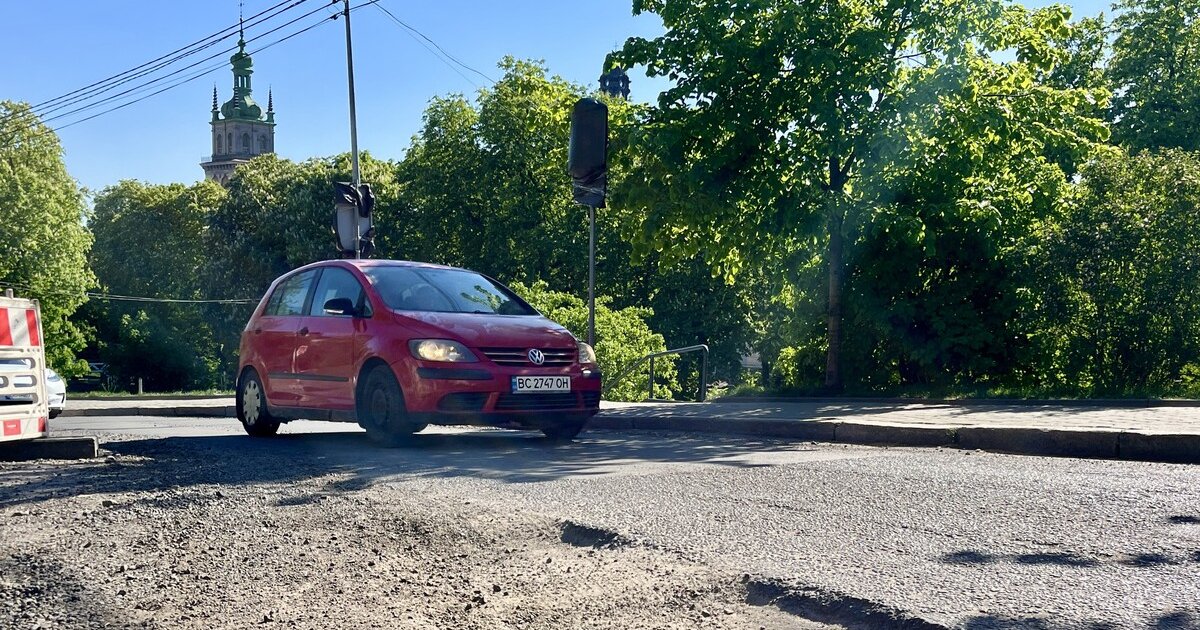 Фото до матеріалу: Транспортний колапс у центрі: частину вулиці Винниченка закриють на місяць