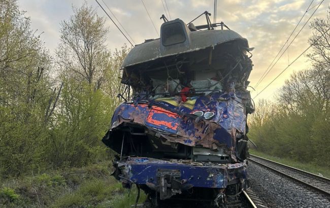 Фото до матеріалу: На Львівщині автокран врізався у поїзд: є загиблі