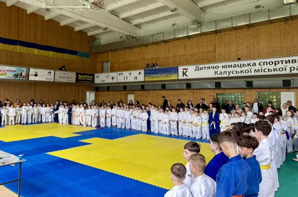 Фото до матеріалу: У Калуші відзначили День матері: юні дзюдоїсти змагалися на першості ДЮСШ