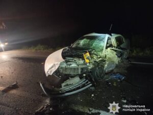 Фото до матеріалу: П'яний водій в'їхав у огорожу: постраждав підліток у Чагріві