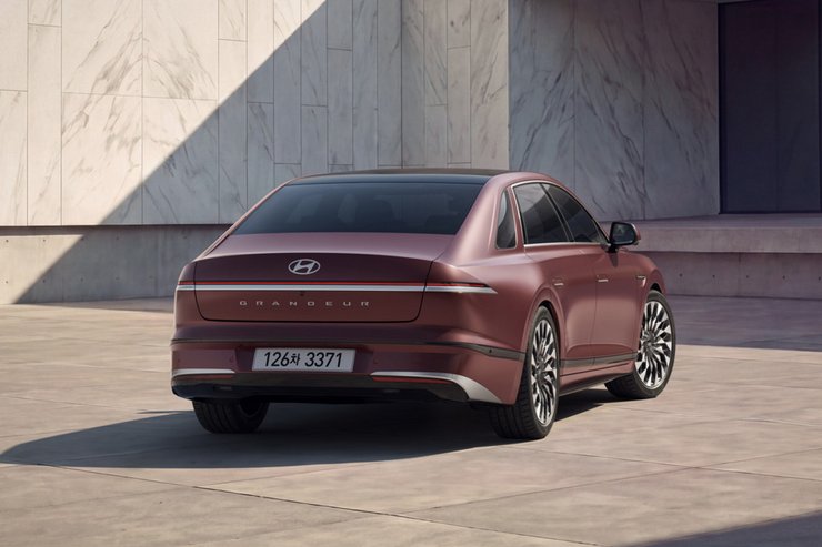 Фото до матеріалу: Hyundai Grandeur 2026: флагманський седан з заводським ГБО та новим дизайном