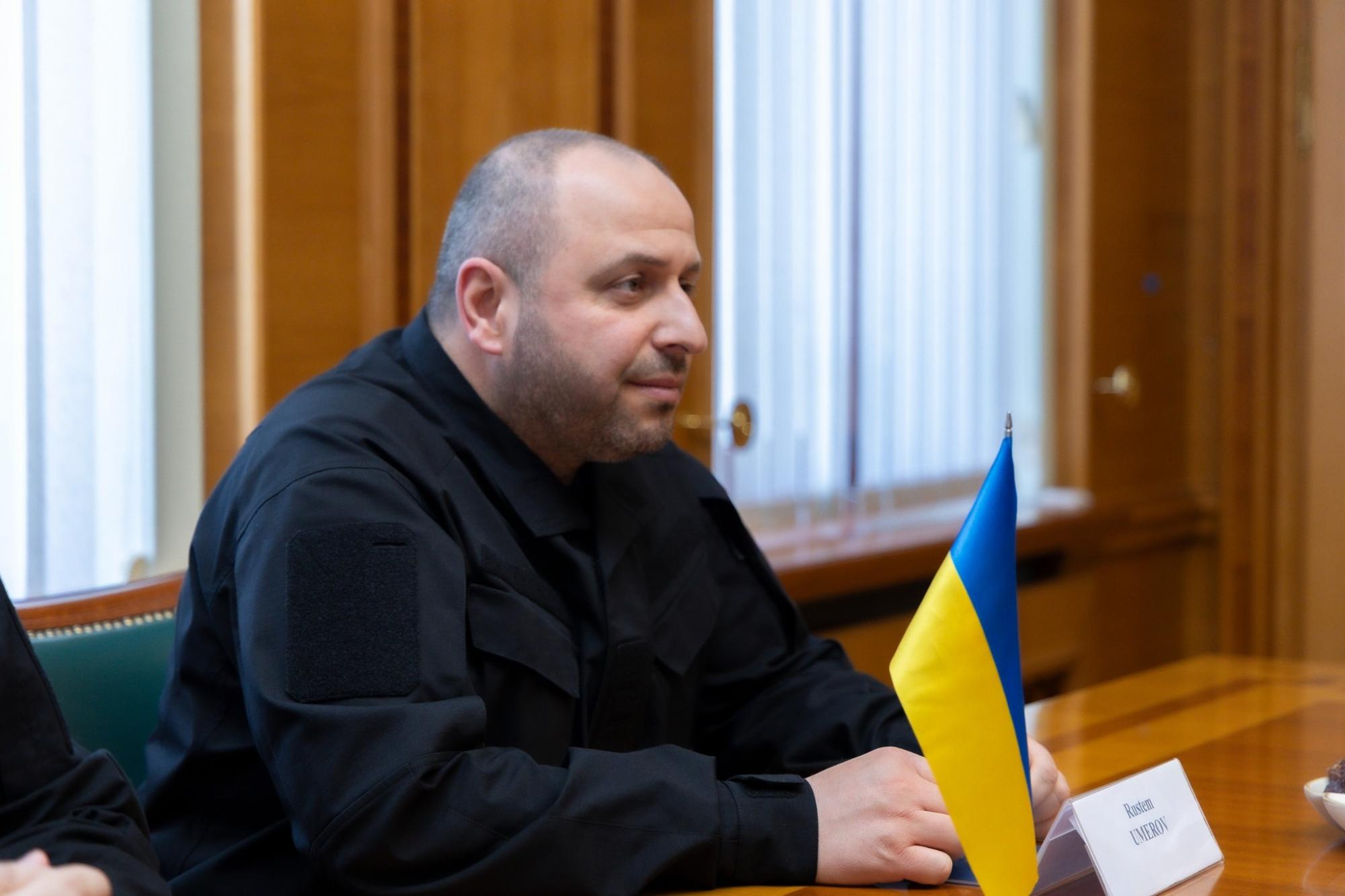 Фото до матеріалу: Рустем Умєров став свідком у справі про 460 мільйонів на будівництві кооперативу «Династія»