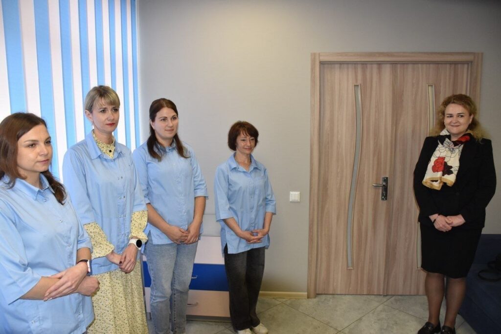Фото до матеріалу: У Бердичеві нагородили медсестер центру «Малятко» за милосердя