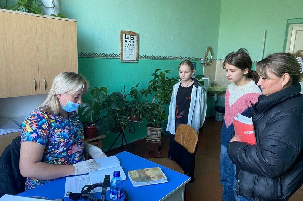 Фото до матеріалу: Дитячі лікарі з Нікополя провели плановий виїзд до Чистопільського та Лошкарівського селищ