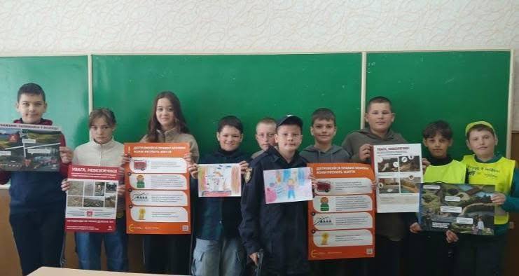 Фото до матеріалу: Безпека починається зі знань: у Тальнівській гімназії пройшов інтерактивний день охорони праці