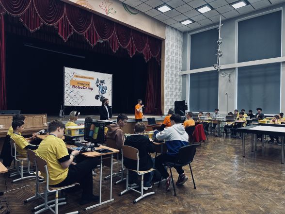 Фото до матеріалу: Vinnytsia RoboCamp 2026: вінницькі школярі представили проєкти майбутнього