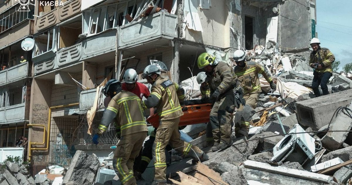 Фото до матеріалу: Удар по Києву 14 травня: кількість загиблих у Дарницькому районі зросла до 12